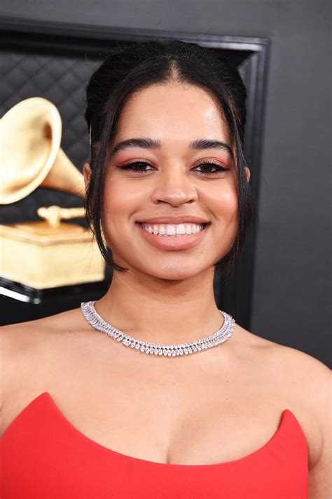 What Goes Into Creating A Grammys Red Carpet Beauty Look Ella Mais