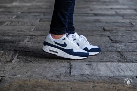 Every nike gift card purchase gives 1% (up to $300,000) to support marathon kids, inspiring kids to get active through running. Nike Women's Air Max 1 White/Obsidian-Pure Platinum - 319986-104