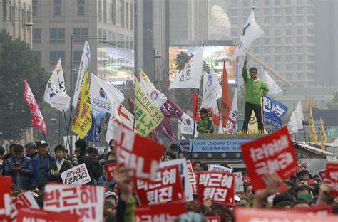 Protesters Demand Resignation Of South Korean Leader