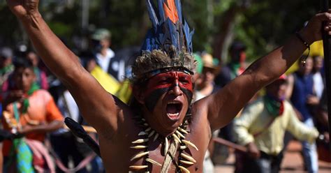 Indígenas Colombianos Se Plantan Ante El Gobierno Por La Violencia Y