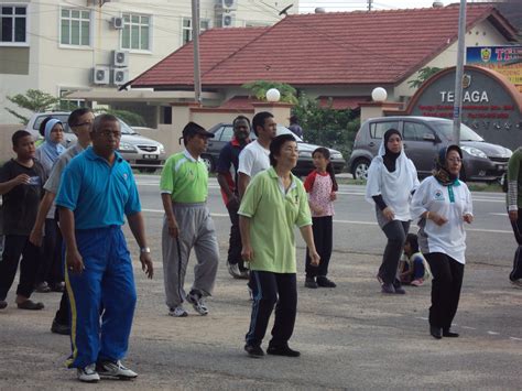 Jabatan pengangkutan jalan malaysia (2000) kementerian pengangkutan malaysia. RAKAN ALAM SEKITAR (RAS) NEGERI MELAKA: PROGRAM KAYUHAN ...