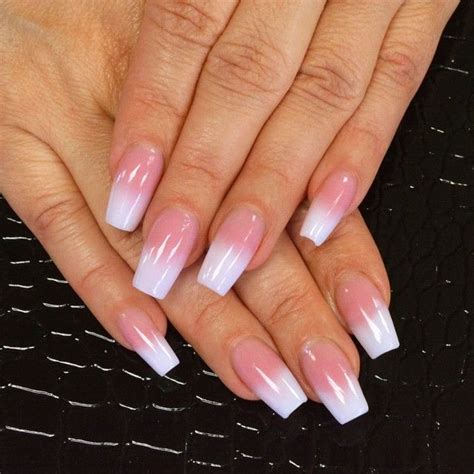 This Pink And White Fade Is One Of My Absolute FAVORITE Nail Trends