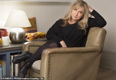 Helen Lederer Falling Over Is Not A Good Look Daily Mail Online