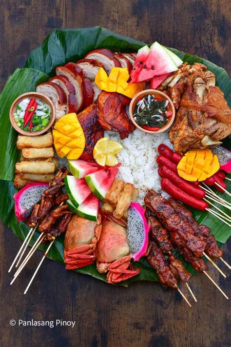 Boodle Fight Boodle Fight Pinoy Food Filipino Dishes Filipino Recipes