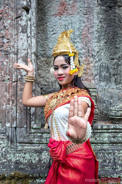Khmer Apsara Dancer Angkor Wat Temple Cambodia Royalty Free Image