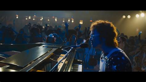 Video DetrÁs De Las CÁmaras Taron Egerton Como Elton John En Rocketman