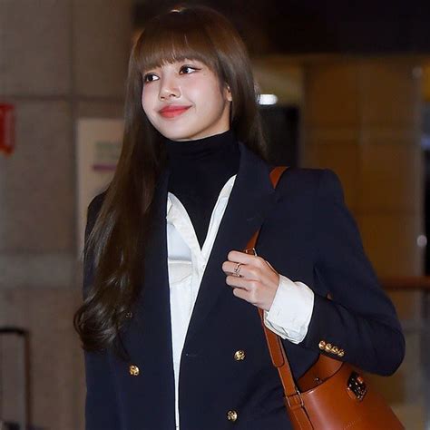 Blackpinks Lisa Has Mastered French Girl Style French Girl Style