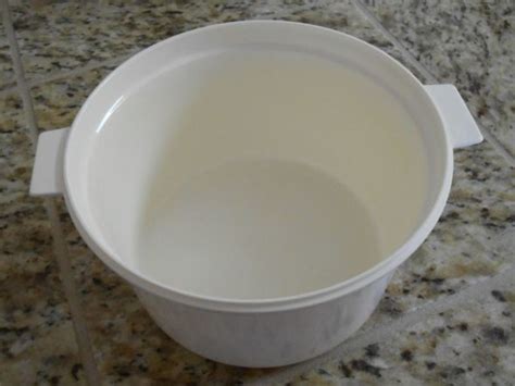 Clear cover puts a lid on spatters and holds heat and moisture inside. Nordic Ware Microwave Rice Cooker and Steamer Pot Review ...