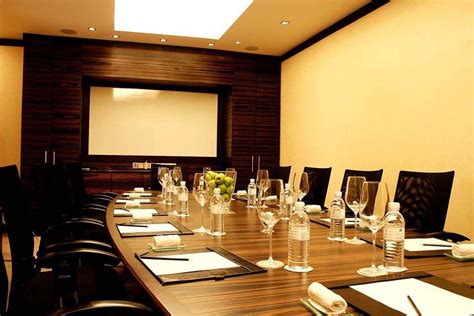 5 Must Haves Facilities In A Corporate Conference Room Meeting Room