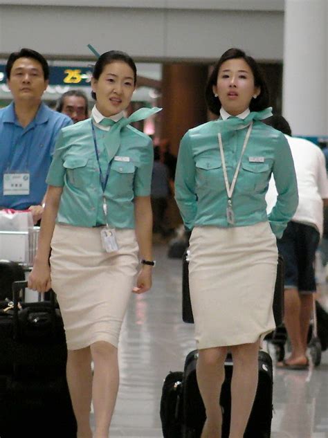 Korean Air Stewardess In Airport ~ World Stewardess Crews