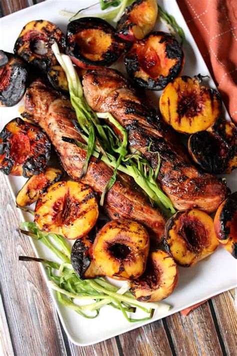 One of those meals that particularly stood out for me was this grilled pork tenderloin. Honey Ginger Glazed Grilled Pork Tenderloin and Peaches - Melanie Makes