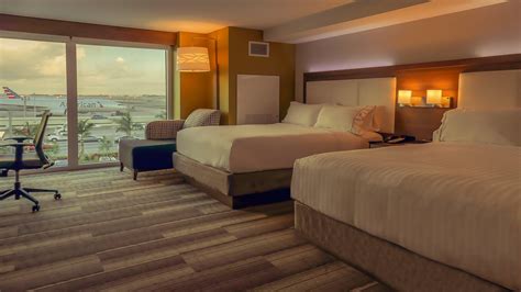 Its in a great location a block from the southbank. Holiday Inn Express & Suites Miami Airport East - Hotel ...