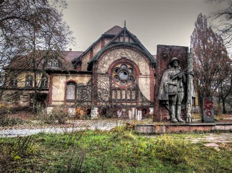 35 Scary And Haunted Abandoned Places