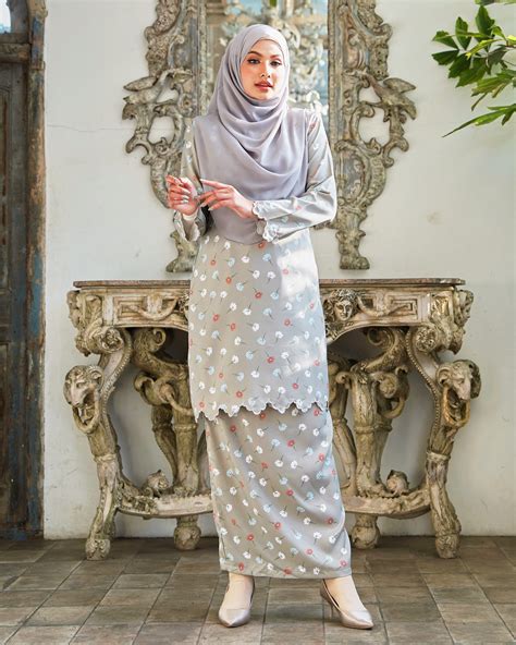 Baju Kurung Sulam Lirnia Daisy Pewter Muslimahclothingcom