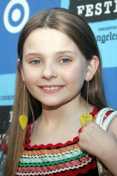 10 Ugly Duckling Child Stars Who Surprised Everyone By Growing Up To Be Hot