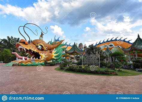 A Grand Scenic Traditional Colourful Chinese Dragon Temple In Yong Peng