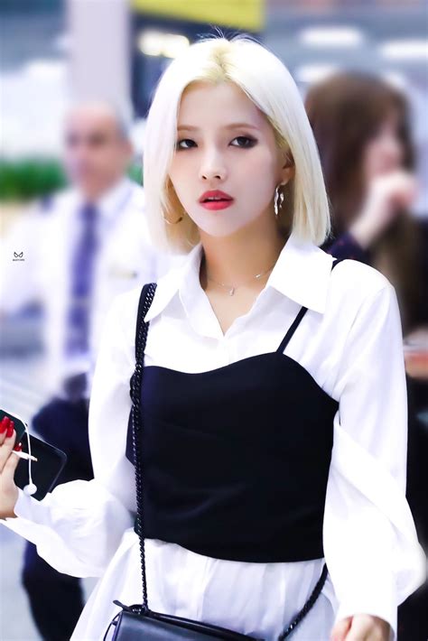 #minnie #gidle minnie #gidle miyeon #gidle soojin #gidle soyeon #gidle shuhua #gidle icons as a leader, soyeon is used to taking care of people and making them feel like they can count on her for. #소연 #여자아이들 #SOYEON #GIDLE | Soyeon