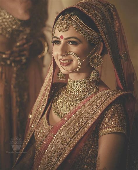 Pin By Tazim Zaidi On Dress Bridal Jewellery Indian Indian Bridal Dress Sabyasachi Bride