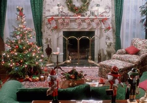 Home Alone House Had The Most Tasteful X Mas Decorations