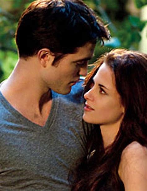 Edward And Bella Cullen Twilight Saga Romantic Moments Edward Bella