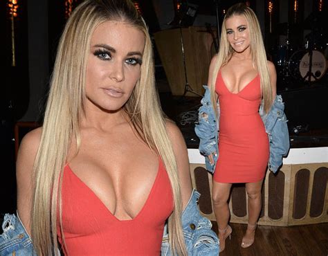 Baywatch Babe Carmen Electra In Pictures Celebrity Galleries Pics