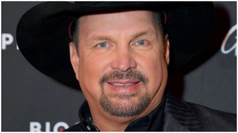 Garth Brooks Net Worth 5 Fast Facts You Need To Know