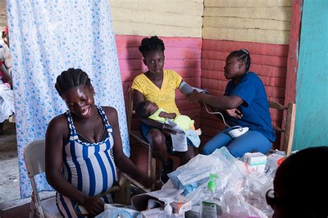 mobile prenatal clinic midwives for haiti maternal and infant health haiti