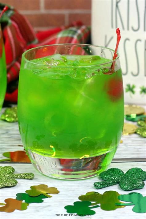 Luck Of The Irish Cocktail A Grand Green Cocktail For St Patricks Day