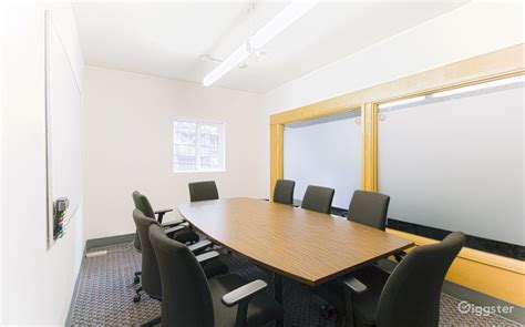 Medium Meeting Room Downtown Vancouver Rent This Location On Giggster