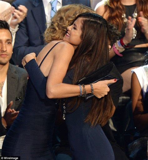 Famous Friends An Overjoyed Selena Gomez Hugged Taylor When She