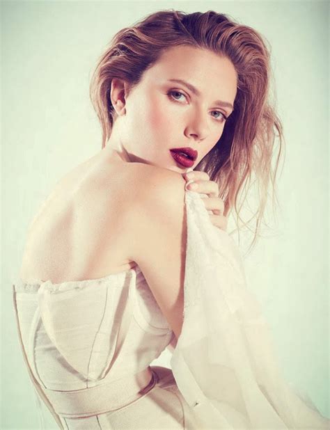 Scarlett Johansson Evoca Pin Up Sensual Em Ensaio Para Vogue México