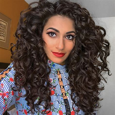 Aggregate 74 Ayesha Malik Curly Hair Latest Ineteachers
