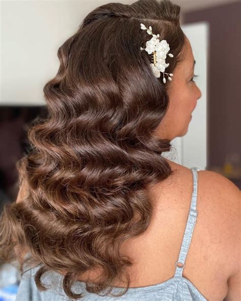Naturally Curly Wedding Hairstyles For Brides To Be