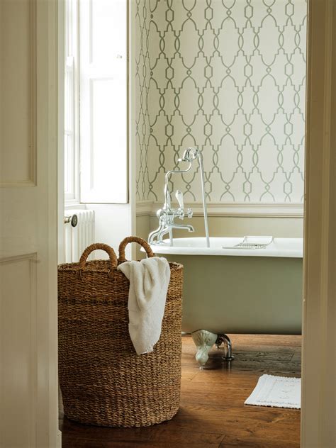 Things people with nice-smelling bedrooms do: 8 expert tips