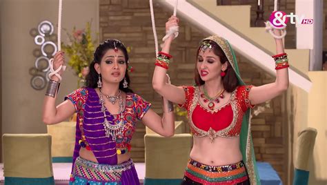 Saumya Tandon Hot Navel Show In Bhabhi Ji Ghar Par Hain Sexy Celebs