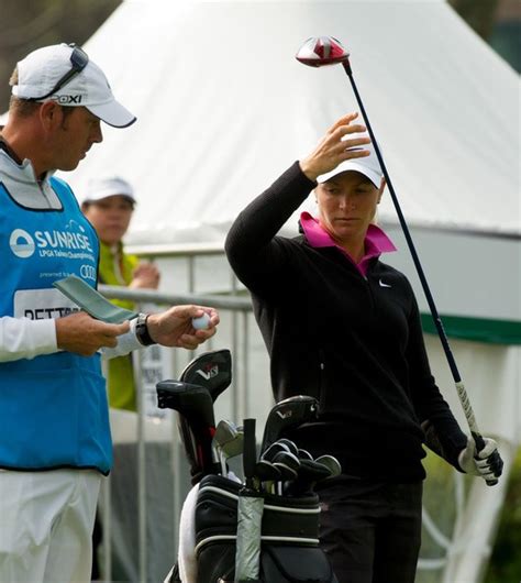Suzann Pettersen Survives Shaky Start To Maintain Lead After 3rd Round