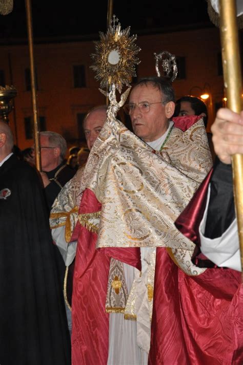 Celebrata La Festivita Del Corpus Domini Con La Processione Eucaristica Umbriajournal Com