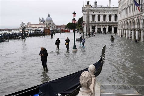 Venice Flooding Nears Historic Level World Report Us News