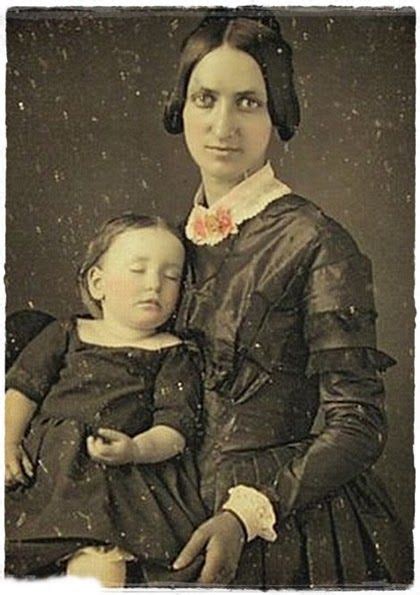 A Mother With Her Dead Daughter Rare And Unusual Pixs Post Mortem