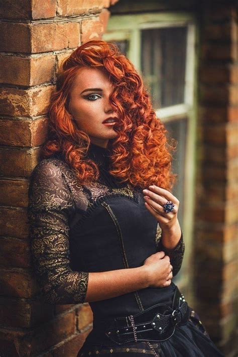 🌹s mode steampunk beautiful red hair gorgeous redhead beautiful clothes gothic beauty dark