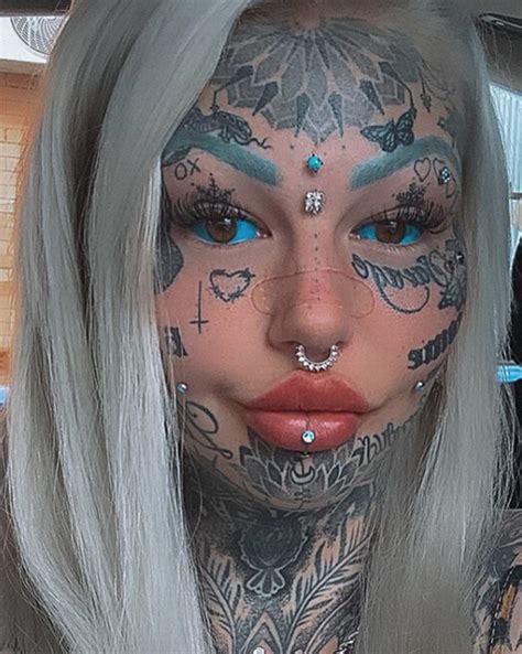 Tattoo Models Old Bikini Snap Shows How She Looked Before Covering 98