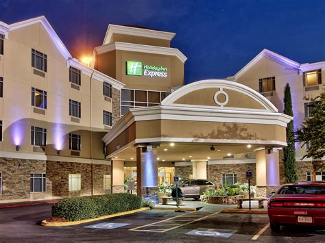 Good morning, thatgeekdad, thank you for taking the time to share your feedback regarding your recent stay with us at the holiday inn express & suites johnstown. Holiday Inn Express & Suites Houston-Dwtn Conv Ctr Hotel ...