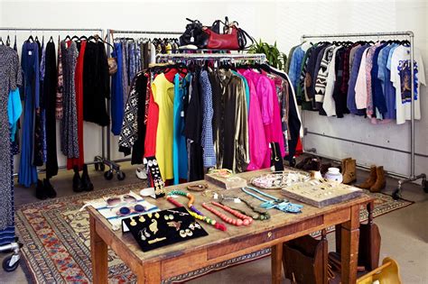 How you can Decorate a Boutique in your Creative Ways - Your Fashion 