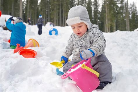 Outdoor winter activities for toddlers - Active For Life
