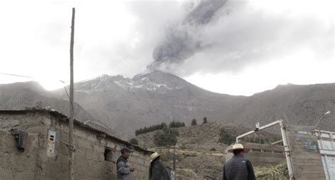 Volcán Ubinas Presenta Más Explosiones Que Alertan A Las Autoridades
