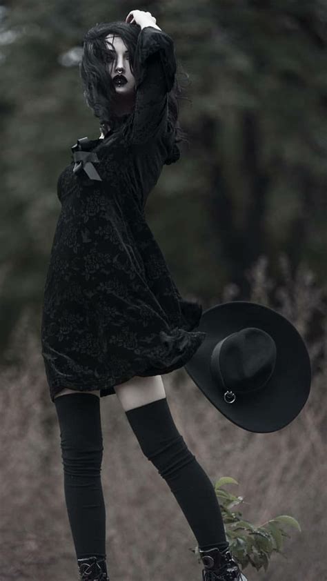 Pin By Spiro Sousanis On Obsidian Kerttu Dark Beauty Fashion Goth
