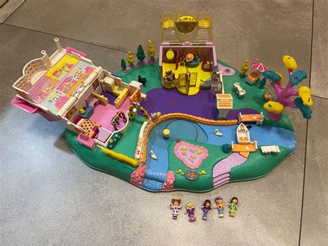 1996 Vintage Polly Pocket Magical Moving Pollyville 100 Complete