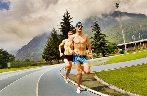 He is the world record holder in the 400 m hurdles, . Karsten Warholm (20) kan ta medalje på 400 hekk: Warholm ...