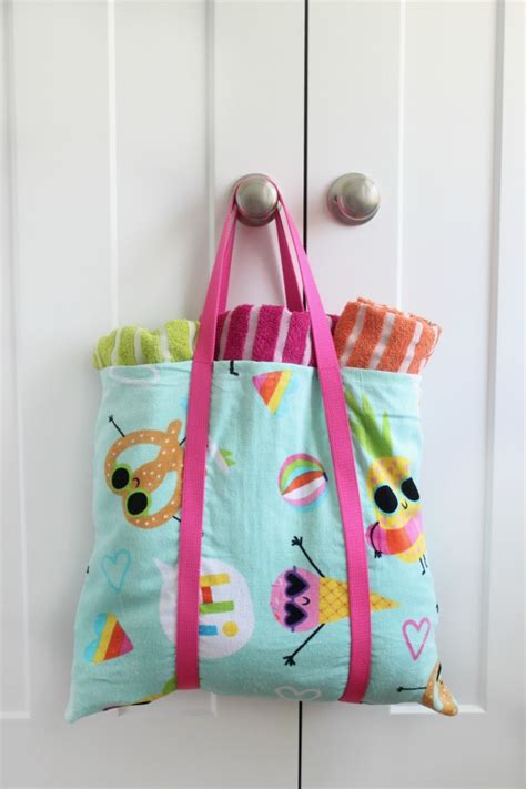 Diy Beach Bag Made Out Of A Beach Towel For The Pool This Summer