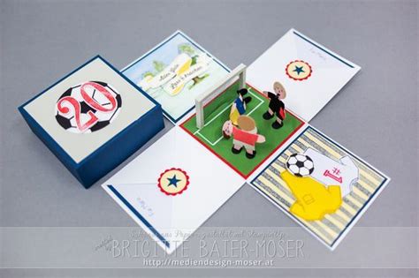 Wir haben einige ideen für stilvolle und herzliche verpackungen zusammengestellt. Explosionsbox Fußball, Schiedsrichter-Variante ...